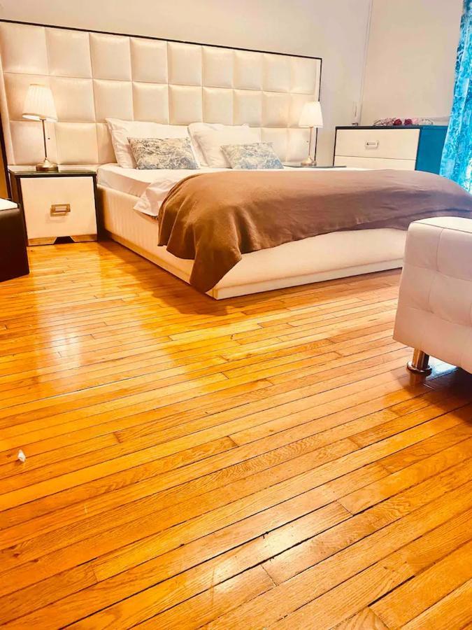 Ferienwohnung 4Bdr Amazing Spacious Full Apt In Plaka Athen Exterior foto