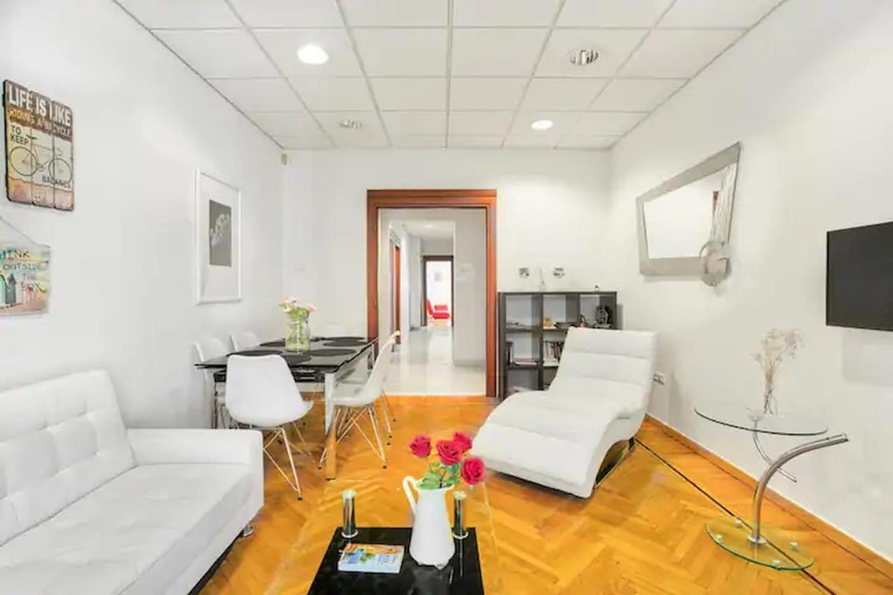 Ferienwohnung 4Bdr Amazing Spacious Full Apt In Plaka Athen Exterior foto
